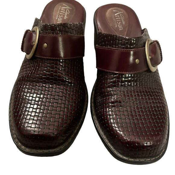 EUC Clarks Artisan‎ Womens Mules Shoes Basket Weave Leather Slip On Buckle 8M - Picture 4 of 10